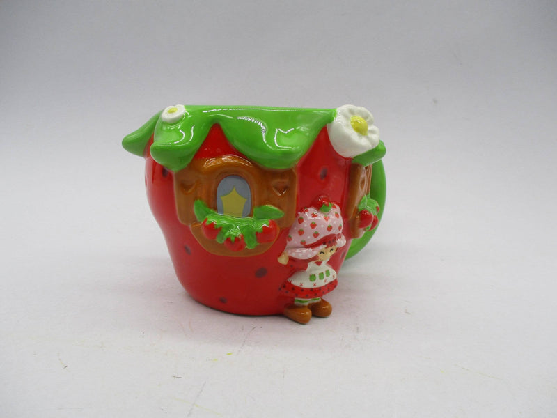 Cargue la imagen en el visor de la galería, Strawberry Shortcake Cake Ceramic 3D Sculpted Mug
