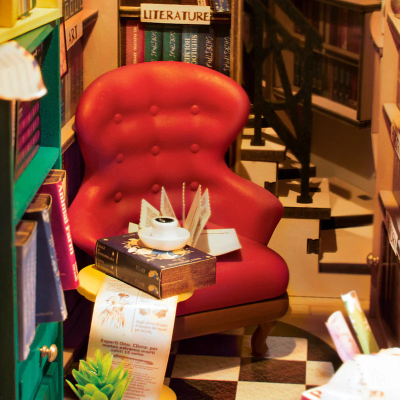 Chargez l&#39;image dans la visionneuse de la galerie, Robotime Rolife - Shakespeare Bookstore DIY Book Nook Shelf Insert Kit Figure
