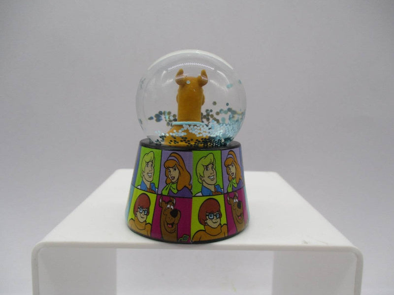 Cargue la imagen en el visor de la galería, Scooby Doo and Logo Boxed 45mm Light Up Snow Globe
