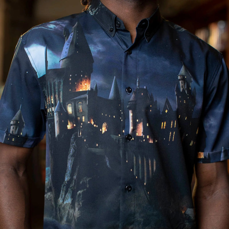 Cargue la imagen en el visor de la galería, Harry Potter “Bienvenido a Hogwarts” – Camisa Manga Corta KUNUFLEX
