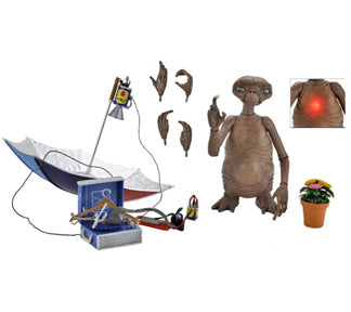 E.T. the Extra-Terrestrial - Ultimate Deluxe E.T. with Led Chest And Phone Home Communicator 7'' Scale Action Figure