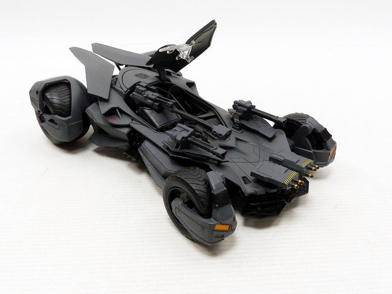 DC Comics: Justice League - Batmobile with Tact Suit Batman Figure, Jada Toys