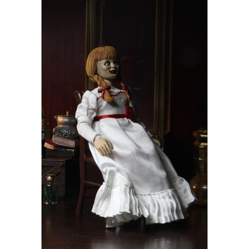 Chargez l&#39;image dans la visionneuse de la galerie, The Conjuring: Universe – Figurine habillée Annabelle de 8 pouces
