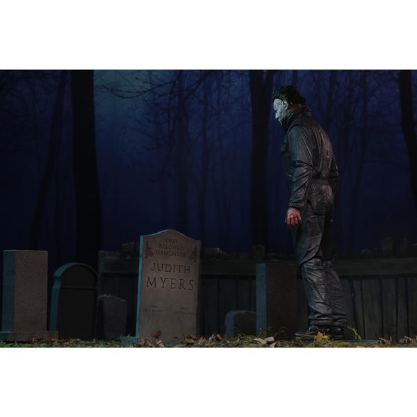 Cargue la imagen en el visor de la galería, Halloween (2018) – 7″ Scale Action Figure – Ultimate Michael Myers - Kryptonite Character Store
