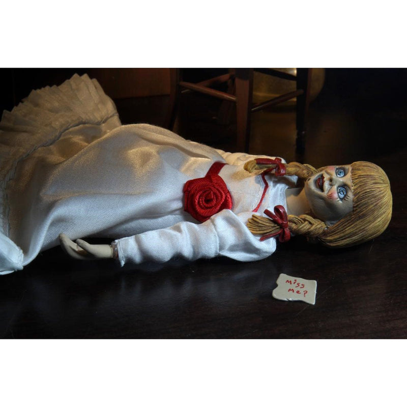 Chargez l&#39;image dans la visionneuse de la galerie, The Conjuring: Universe – Figurine habillée Annabelle de 8 pouces
